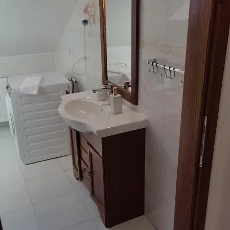 Apartament Mladenovic *