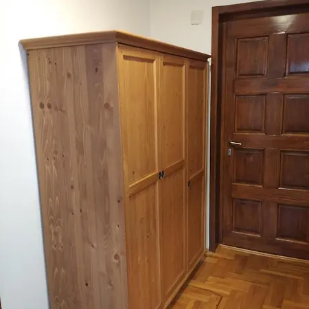 Mladenovic Apartament *