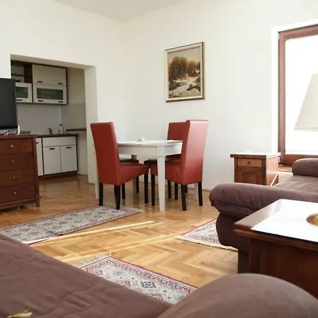 Apartment Mladenovic