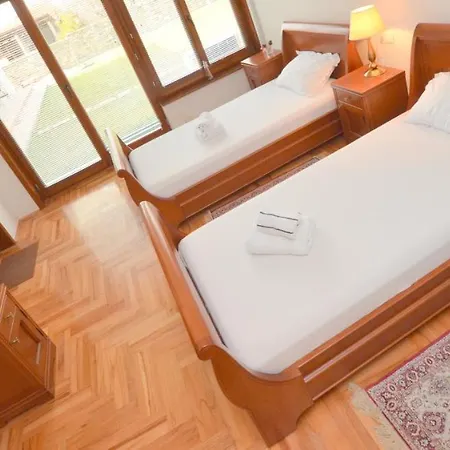 Apartment Mladenovic