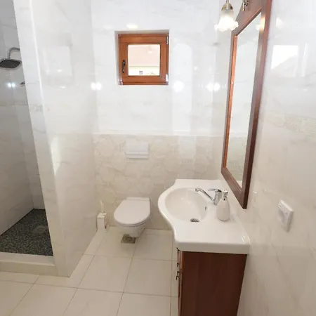 Mladenovic Apartament *