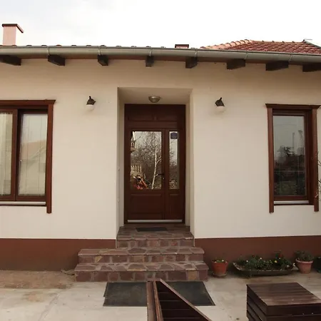 Apartment Mladenovic *